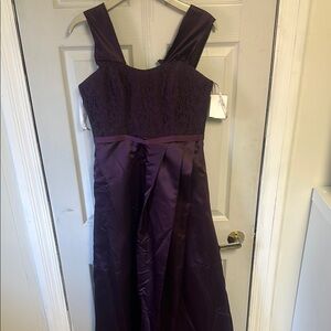 Elegant Purple Sleeveless Gown